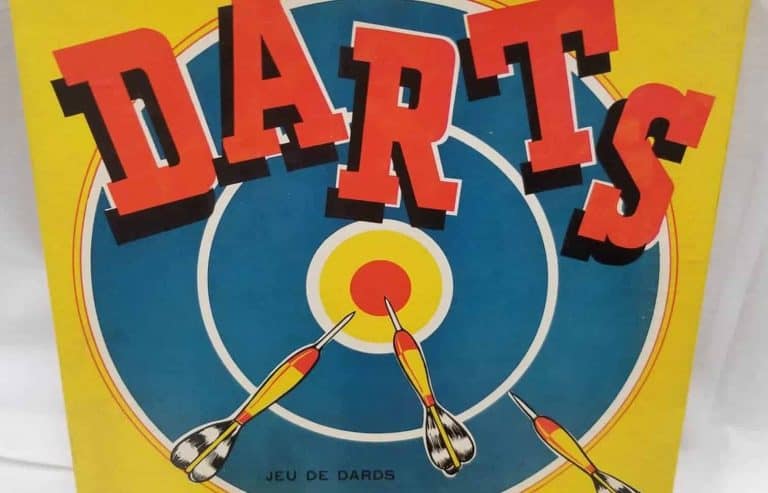 Box cover of Darts game.