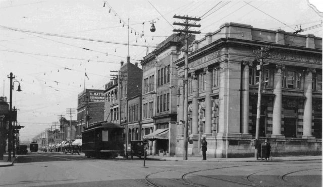 Black and white photo of Cumberland Street in Port Arthur, Ontario