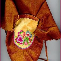 Cree moccasin, embroidered with fine thread