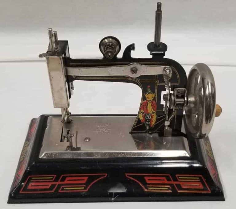 Antique Toy Sewing Machine - Front of the machine.