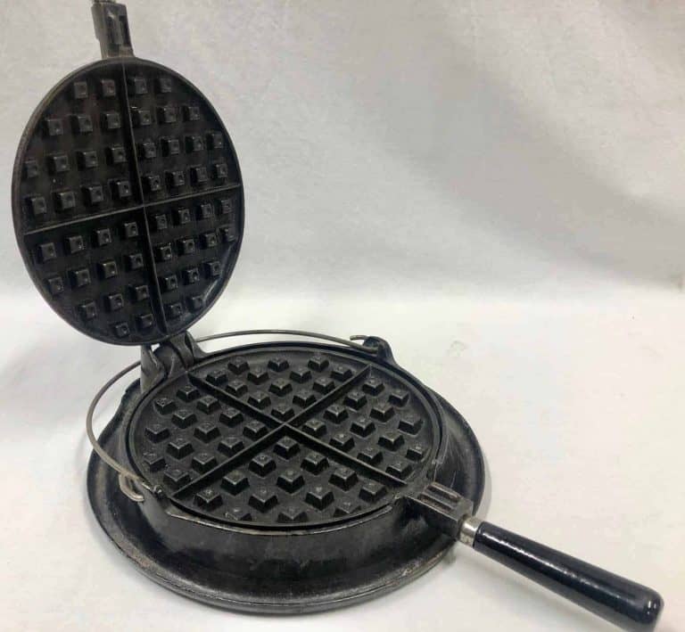 Open cast iron waffle maker